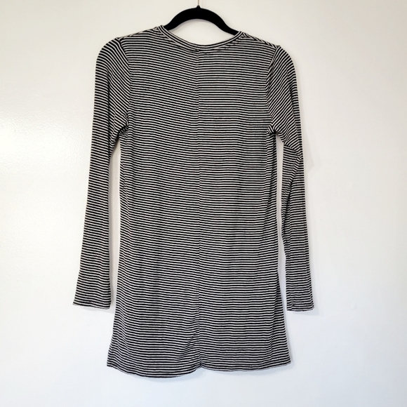Athleta Black and White Striped Long Sleeve Top Size Small - Picture 2 of 9